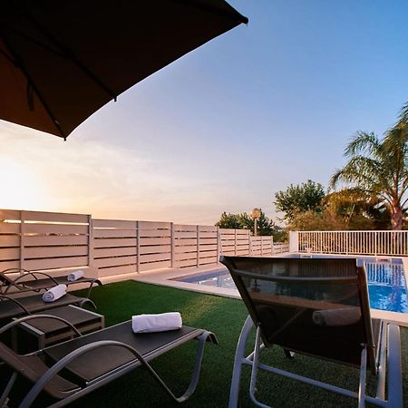 Villa Romeo 2Km From Ibiza Town And 1Km From Talamanca Beach ซานตาเอวเลเรียเดสริว ภายนอก รูปภาพ