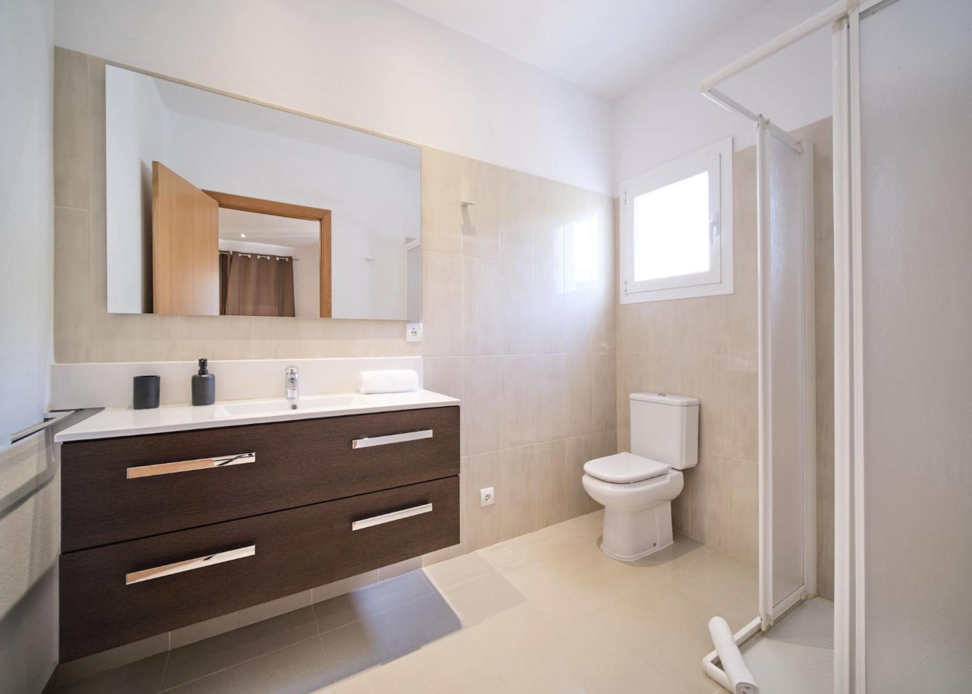 Villa Romeo 2Km From Ibiza Town And 1Km From Talamanca Beach ซานตาเอวเลเรียเดสริว ภายนอก รูปภาพ