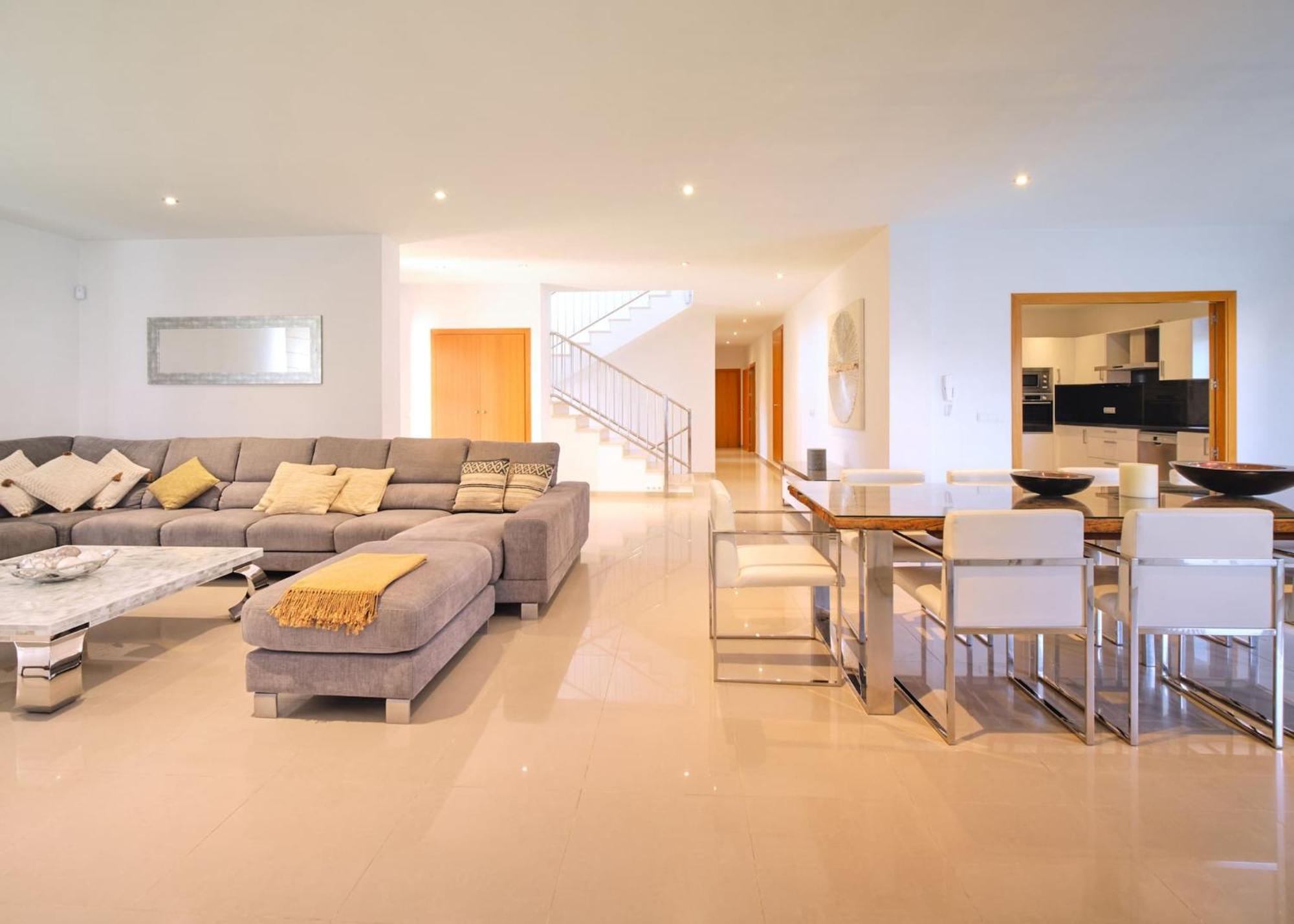 Villa Romeo 2Km From Ibiza Town And 1Km From Talamanca Beach ซานตาเอวเลเรียเดสริว ภายนอก รูปภาพ