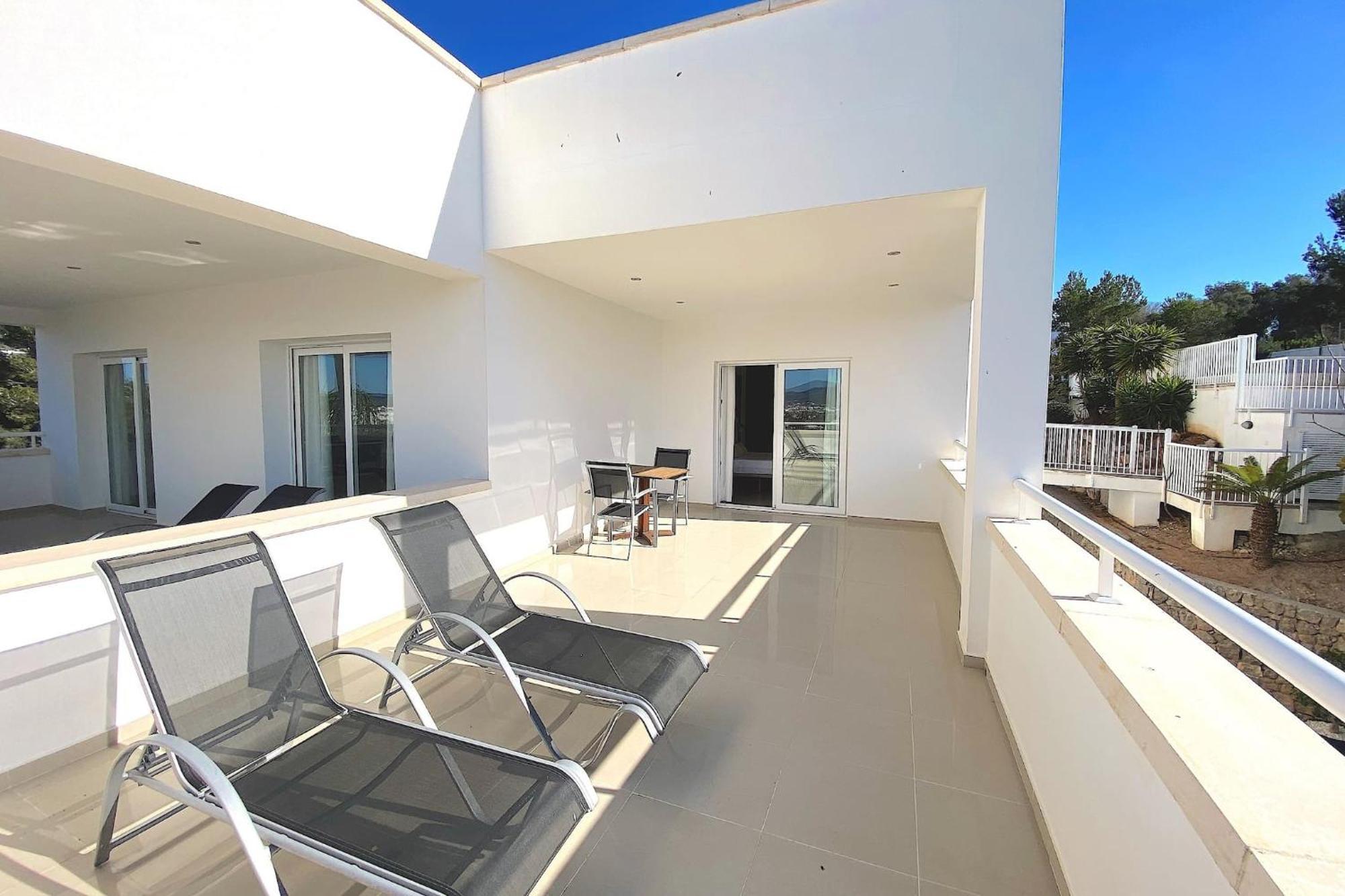 Villa Romeo 2Km From Ibiza Town And 1Km From Talamanca Beach ซานตาเอวเลเรียเดสริว ภายนอก รูปภาพ