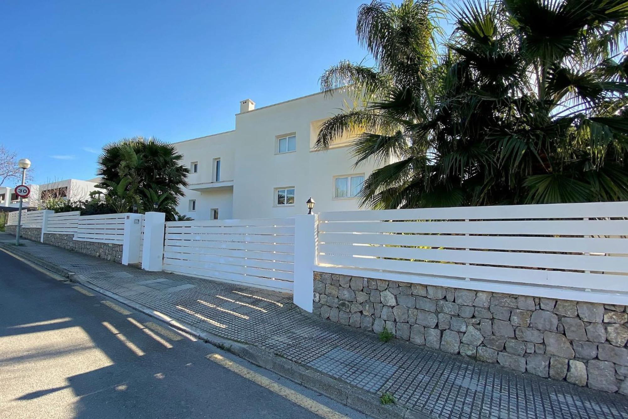 Villa Romeo 2Km From Ibiza Town And 1Km From Talamanca Beach ซานตาเอวเลเรียเดสริว ภายนอก รูปภาพ