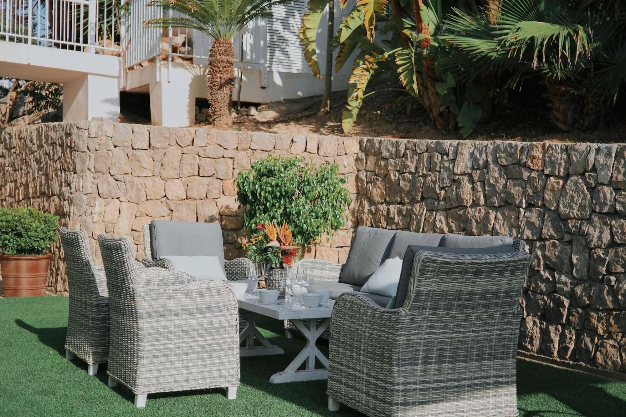 Villa Romeo 2Km From Ibiza Town And 1Km From Talamanca Beach ซานตาเอวเลเรียเดสริว ภายนอก รูปภาพ